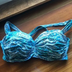 Like New!! Crossback Bikini Top
